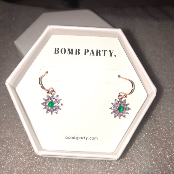 Earrings - Picture 4 of 6